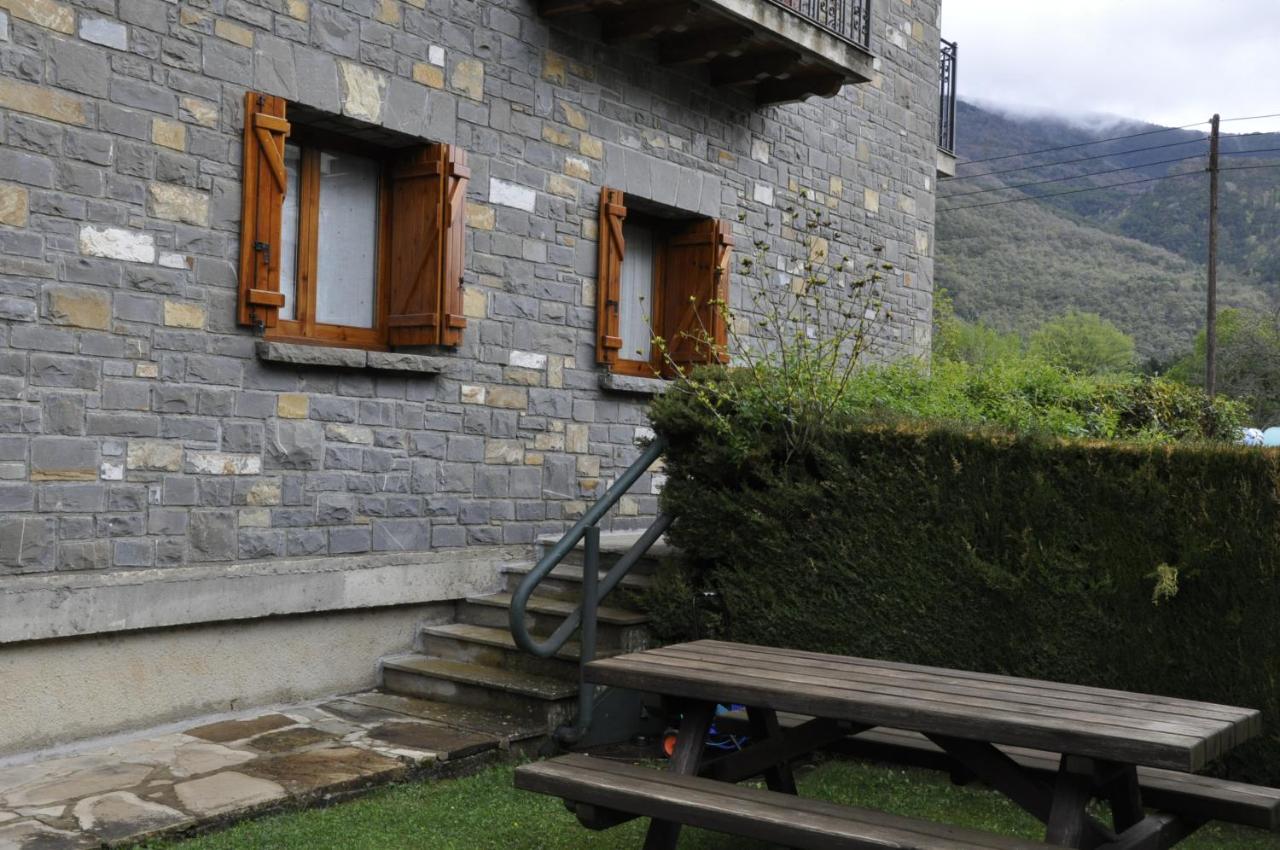 Apartamentos Los Pirineos - Atencion Personal Biescas  Exterior foto