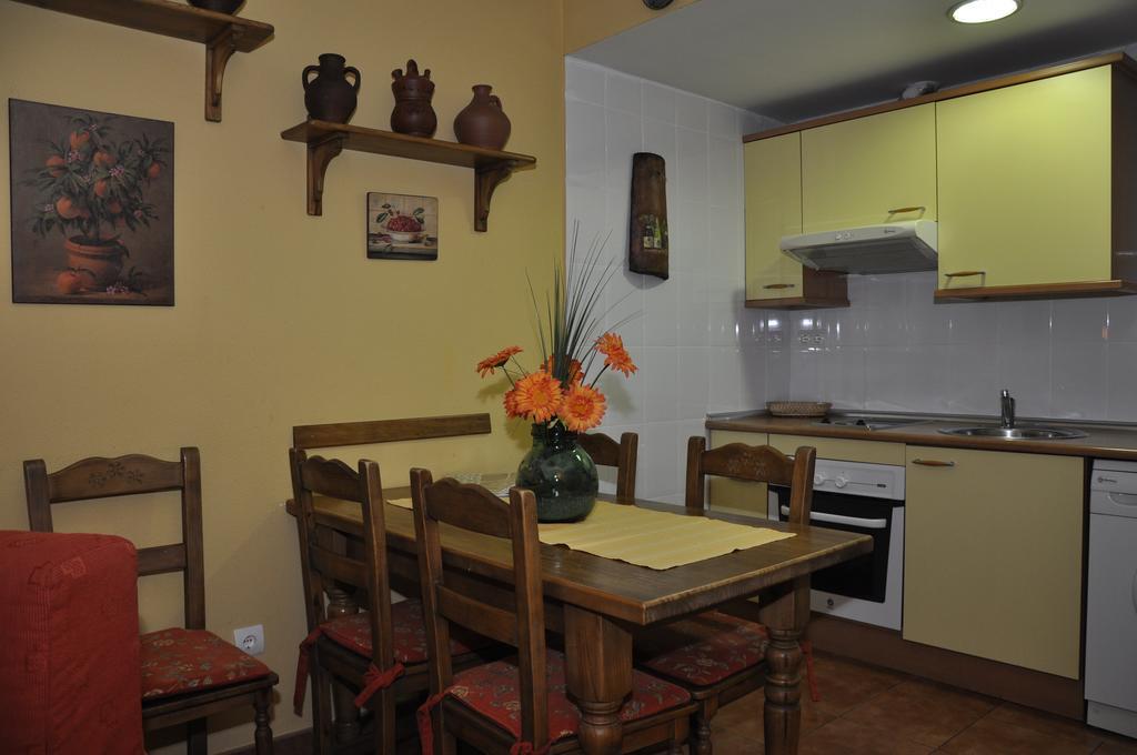 Apartamentos Los Pirineos - Atencion Personal Biescas  Exterior foto
